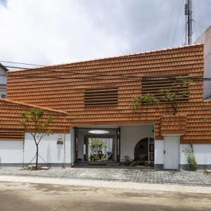 Đặc sắc căn nhà lấy gạch ngói làm tường mát lạnh ở Lâm Đồng